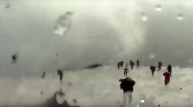 Une équipe de la BBC et des touristes piégés dans une éruption de l'Etna