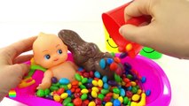Baby Doll Bath Time Kinder Bunny Rabbit & M&Ms Chocolate - How to Bath a Baby! Pretend Pl