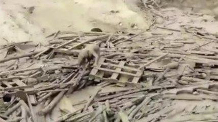 Dünya Peru'daki Bu Görüntüyü Konuşuyor! Kadın Çamur Selinden Son Anda Kurtuldu
