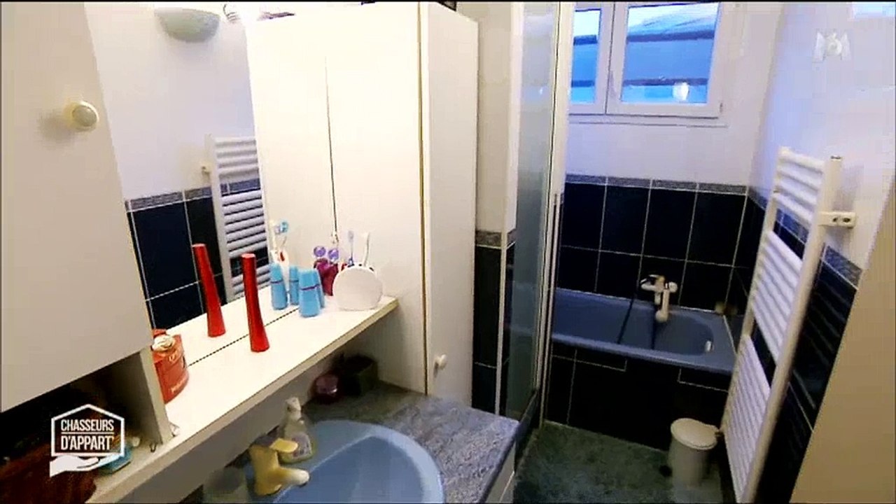 Chasseurs d'appart : Un couple de clients pas du tout convaincus par un agent immobilier - Regardez