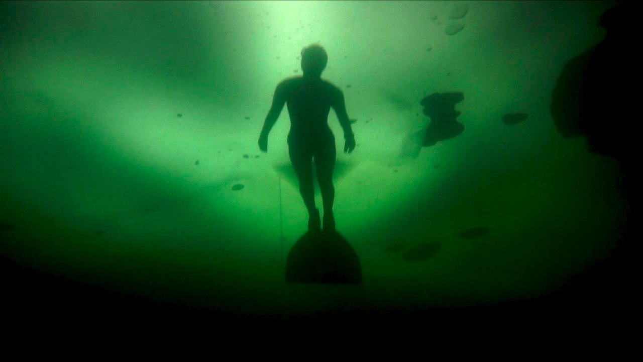 Plongée en apnée: Johanna Nordblad, une sirène dans l'eau glacée