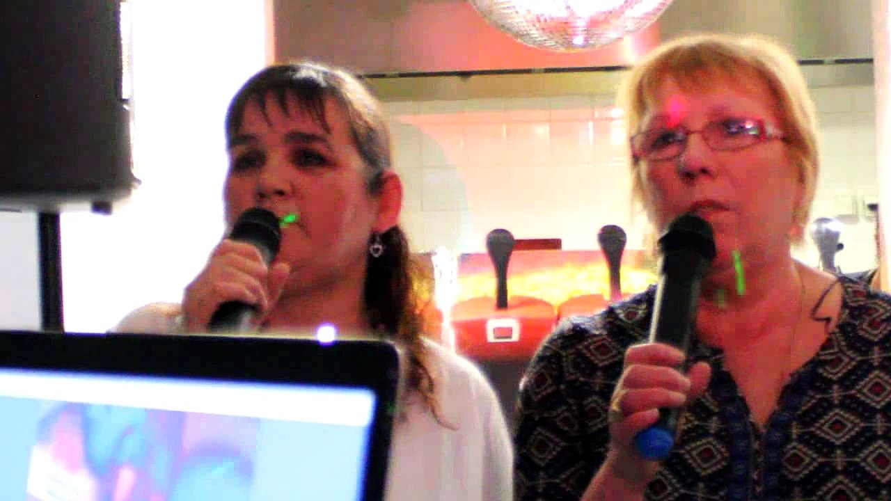 Laurianne et Christine interprètent "Aline" de Christophe
