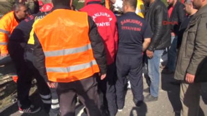 Şanlıurfa'da Beton Mikseri Devrildi, Sürücü Yaralandı