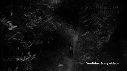 Mạng xã hội xôn xao với video cậu bé bị "ma" dí khi đang đi bộ trong rừng