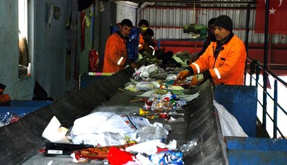 2016 YILINDA TOPLANAN ATIKLARLA 80 BİN AĞACIN KESİLMESİ ÖNLENDİ