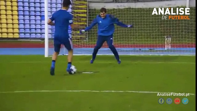 Iker Casillas vs Diogo Jota, Óliver Torres e Miguel Layún