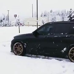 ‪BMW M POWER - BMW X5 M at snow
