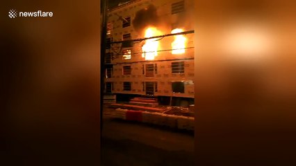 Fire destroys apartment in Raleigh, US