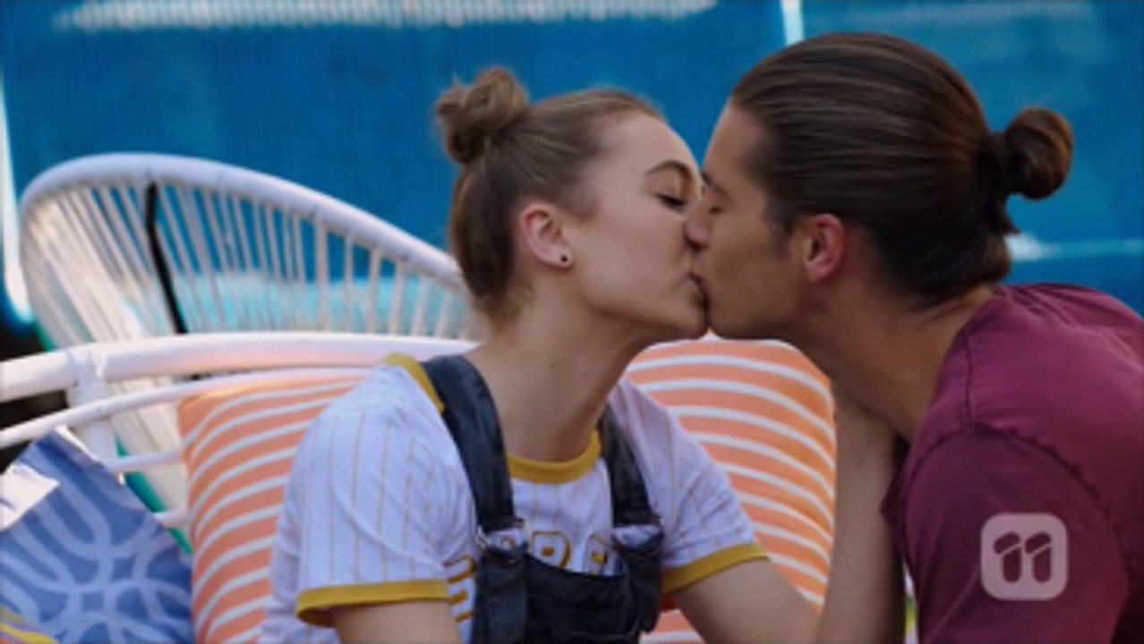 Piper and Tyler scenes ep 7560