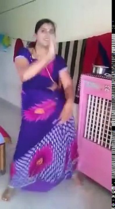 Dancing Housewife