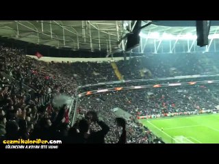 Beşiktaş Taraftarının Olympiacos'u Sirtaki İle Uğurlaması