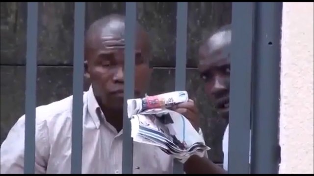 On appelle ça etre pris en flag ... Voleurs bien nul!