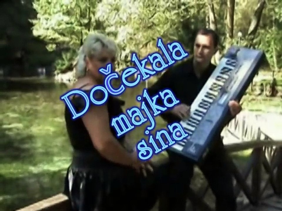 Docekala majka sina