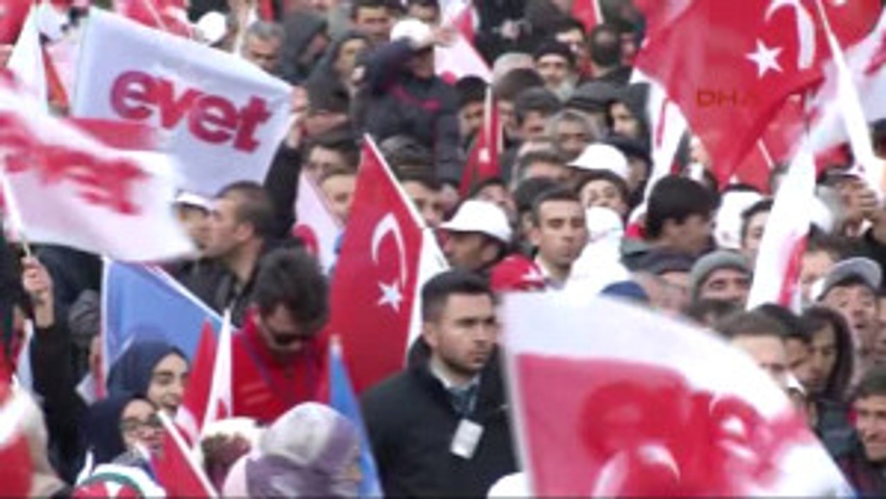 Bayburt Başbakan Binali Yıldırım, Bayburt Cumhuriyet Caddesi'nde Halka Hitap Etti