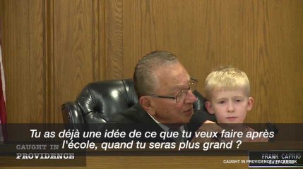 Un juge demande un coup de main au fils de l'accusé