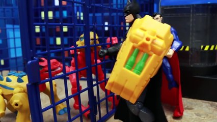 И как напали Бэтмен по бы динозавр у юра шенковщики домашние питомцы красный сверхчеловек Игрушки мир