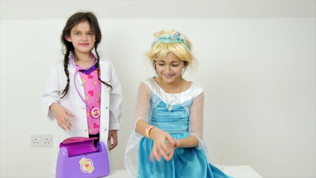 BAD BABY BLOODY TOOTH Doc McStuffins Gives Checkup & Surgery with MESSY TOILET & GROSS CANDY Toys-sAH9XukqGPw