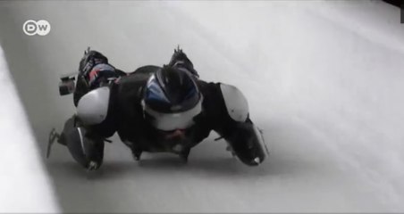 Un trineo humano en la pista de hielo | Euromaxx