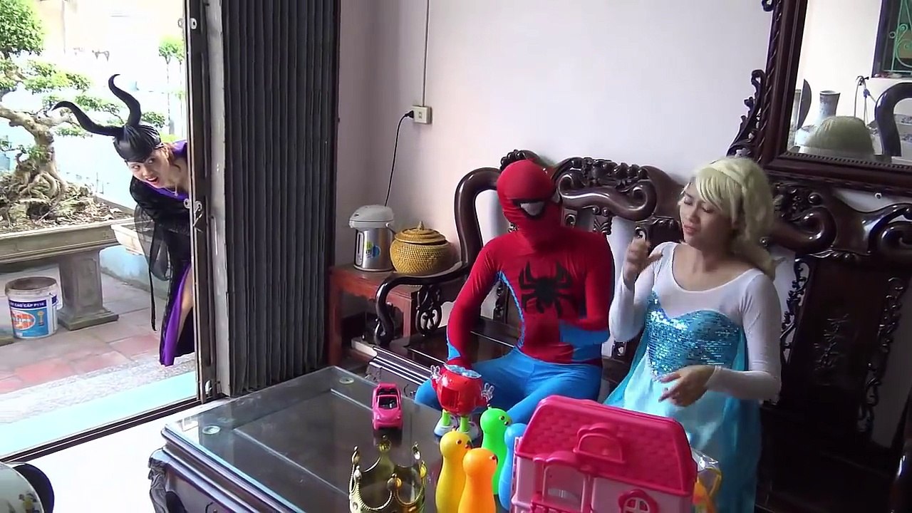 1.2.3.Fly #Spiderman vs Joker Funny Prank Frozen Elsa Anna Harley Quinn Fun Superhero in r
