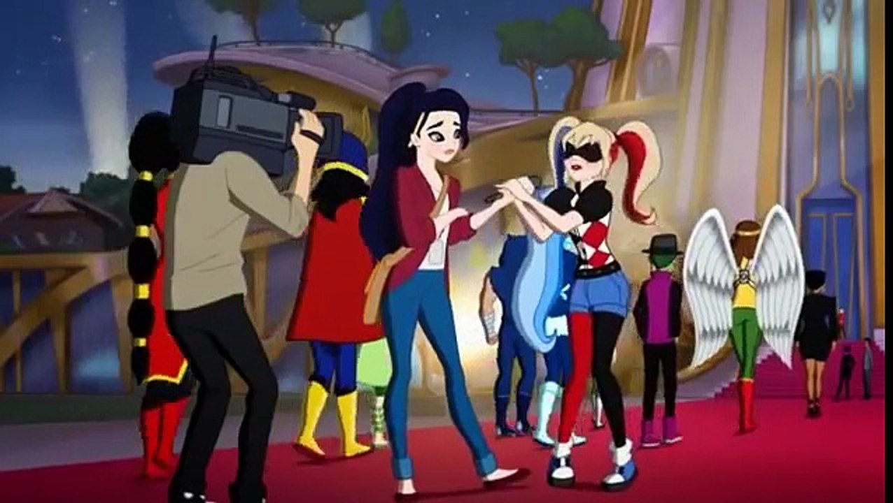 DC super hero girls: hero of the year español