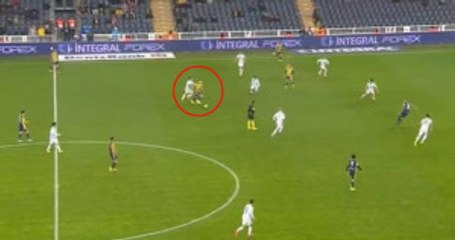 Skrtel'in Konyaspor'a Attığı Gol Dünyaca Ünlü Site Reddit'e Konu Oldu