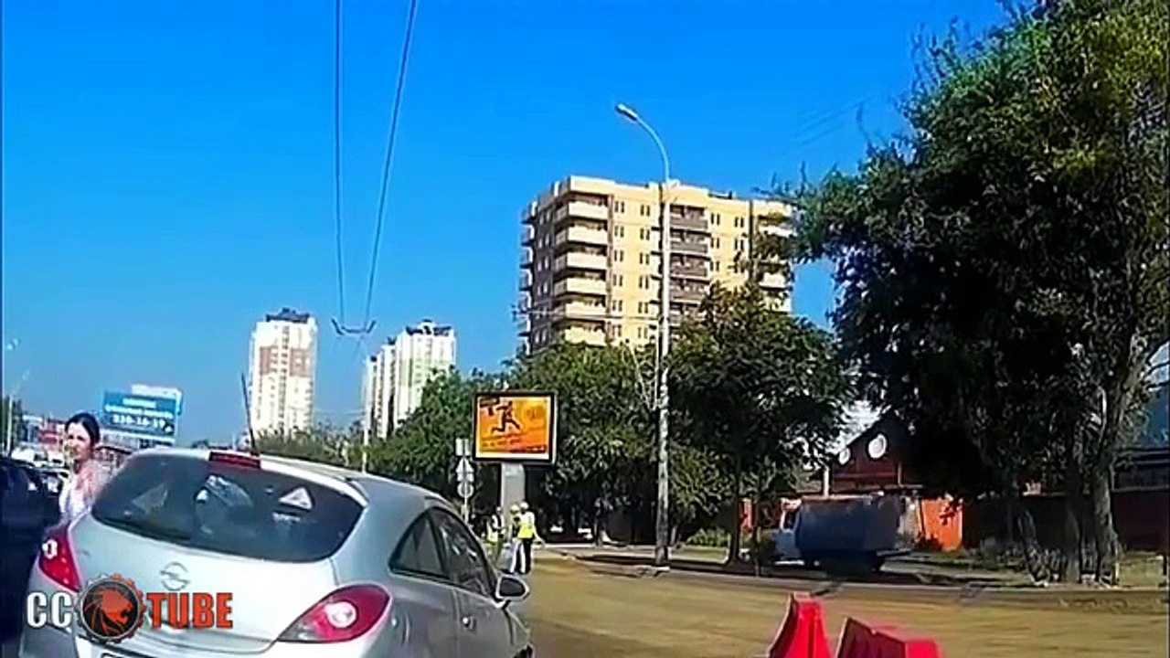 Women Driving Fail 2016 (Woman Car Crashes Compilation) #2 (with English subtitles)