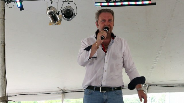 Colin Paul sings 'Never Ending' Elvis Week 2016