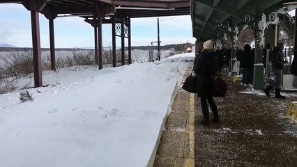 Amtrak Train Slams Passengers With Snow - Rhinecliff (New york)