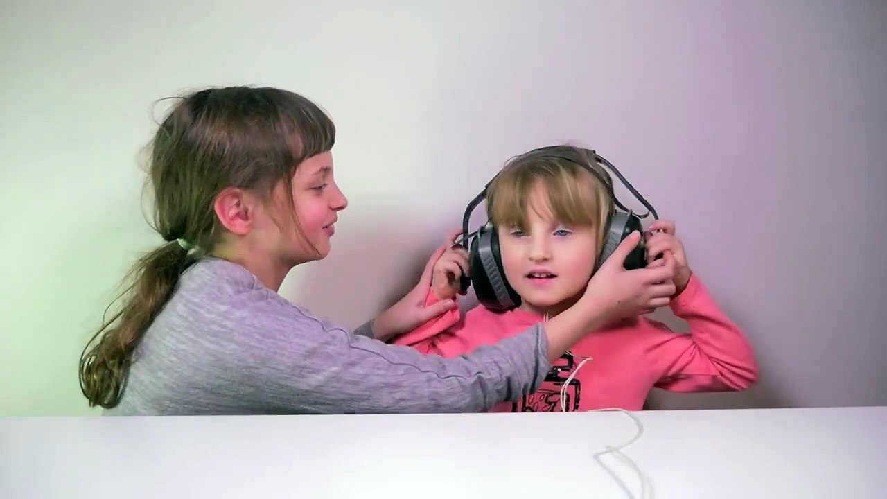 WHISPER CHALLENGE EN FAMILLE • Studio Bubble Tea Challenge-hIpRpSN