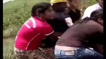 Giant Snake Eats Woman Alive - Biggest Python Snake - Giant Anaconda Attack Human _ Real Or Not -zVk