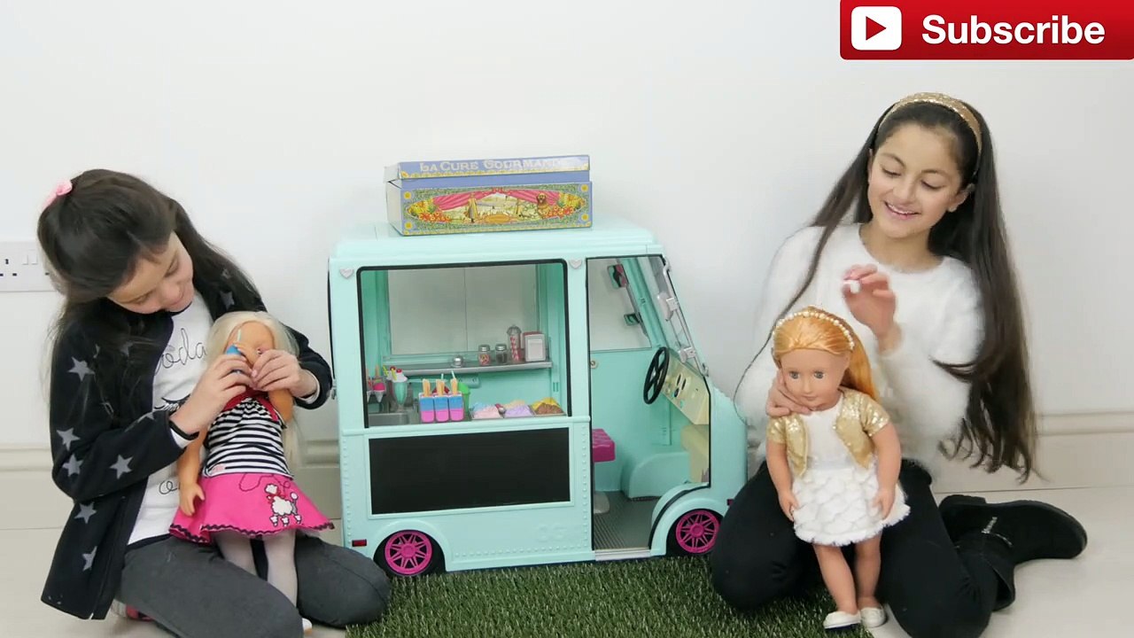 SCARY KILLER CLOWN Attacks Bad Kids Driving Parents! Car Scary & Funny Family SKIT Video-DFBi