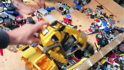 Toy Trucks Clean Up Legos-XNwX