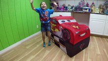 HUGE DISNEY CARS LIGHTNING MCQUEEN SURPRISE TOYS TENT Big Egg Surprise Opening Disney Cars ToyReview-hi-