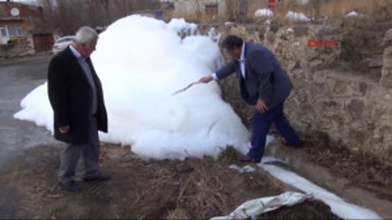 Niğde CHP'li Gürer: Esrarengiz Köpük Yüzünden 100 Bin Kişinin Sağlığı Risk Altında