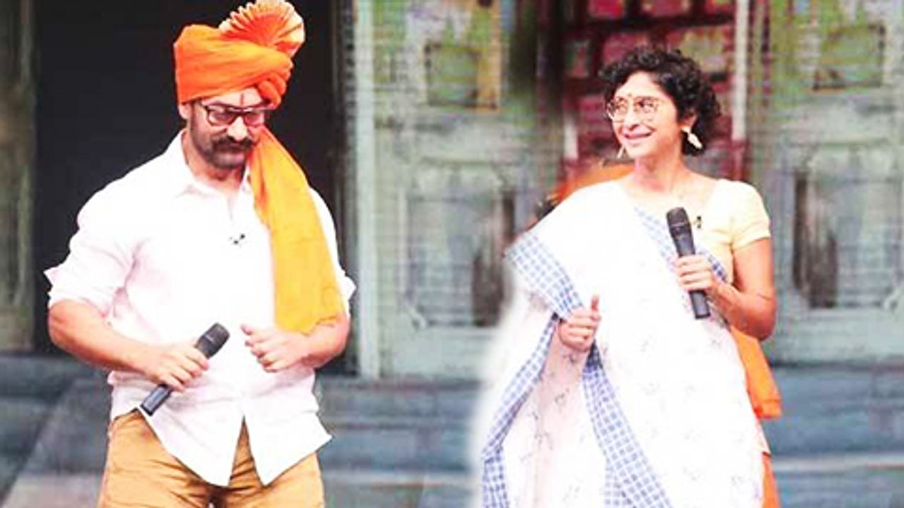 Aamir Khan Singing With Kiran Rao 'Aati Kya Khandala' At Marathi Show Chala Hawa Yeu Dya