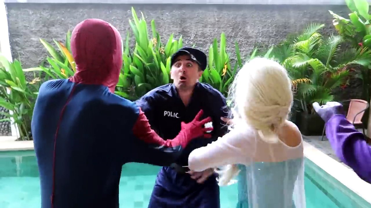 Frozen Elsa vs Spiderman Baby POOP ON FEET PRANK! w/ Police Hulk Bella Anna Joker Superher