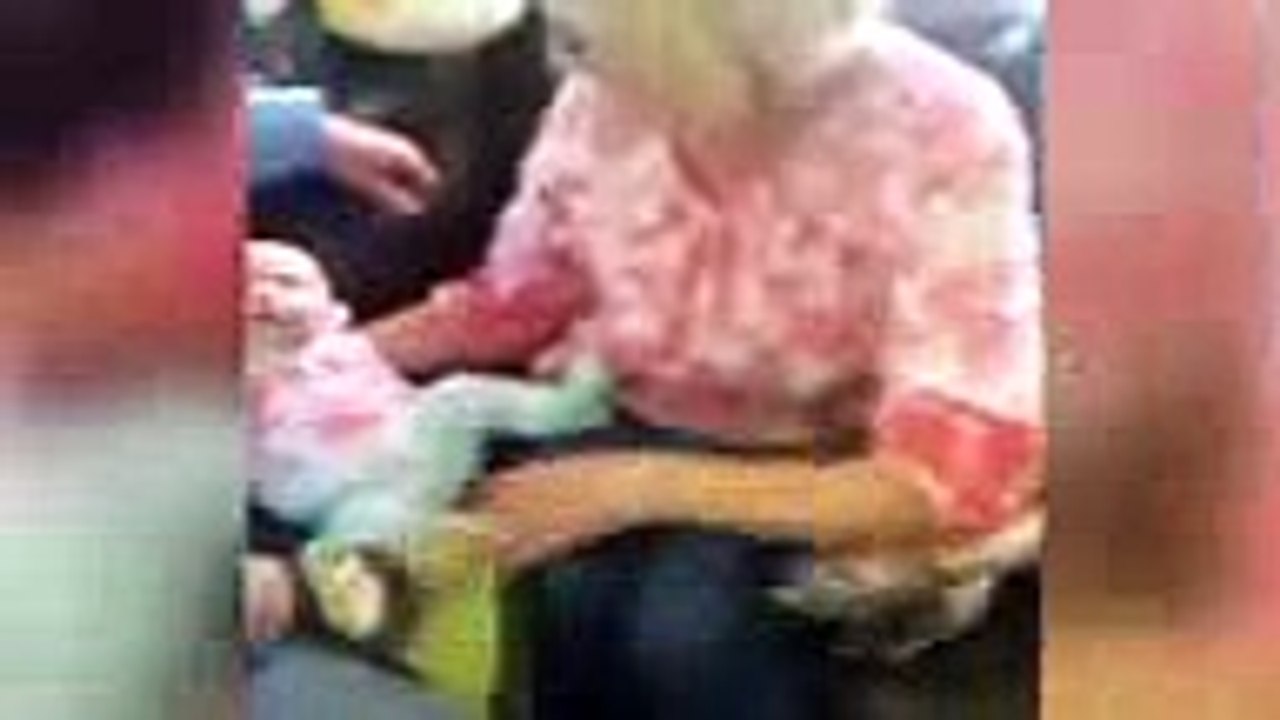 Quand ton chien est jaloux du bébé haha !