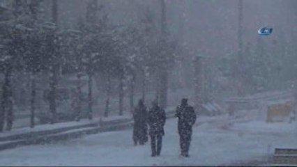 Ahlat'ta Kar Nedeniyle 8 Köy Yolu Ulaşıma Kapandı