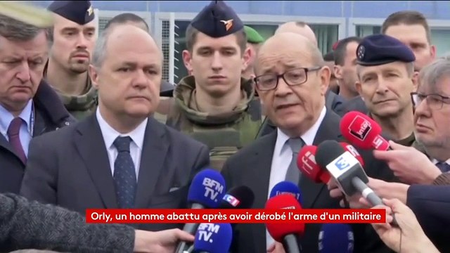 Homme abattu à Orly : Jean-Yves Le Drian salue le sang-froid remarquable des militaires agressés