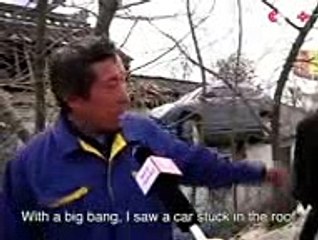Un conducteur confond le frein et l’accélérateur et atterrit sur le toit d’une maison !