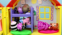 Peppa Pig and Sofia The First SLEEPOVER Slumber Party THUNDERSTORM Play-Doh Muddy Puddles