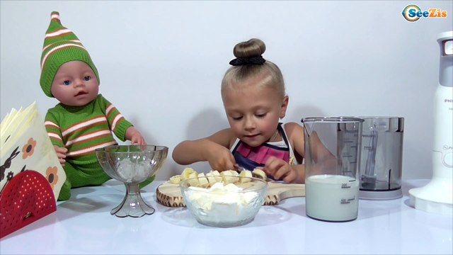 ✔ Baby Born. Повар Ярослава готовит Молочный Коктейль для Куклы Бэби Борн. Серия 1 ✔