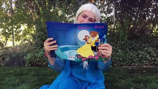 Туалет атаку паук вампир! Замороженные Эльза, Человек-Паук Супергерой Дети Видео В Реальной Жизни