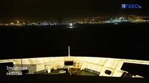 فيديو مرعب من داخل سفينة تصارع الامواج بميناء ميليلة
