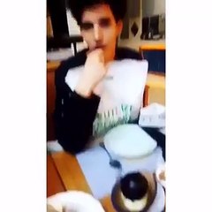 Sara Sampaio limpa o  rabinho  a notas de 500 euros