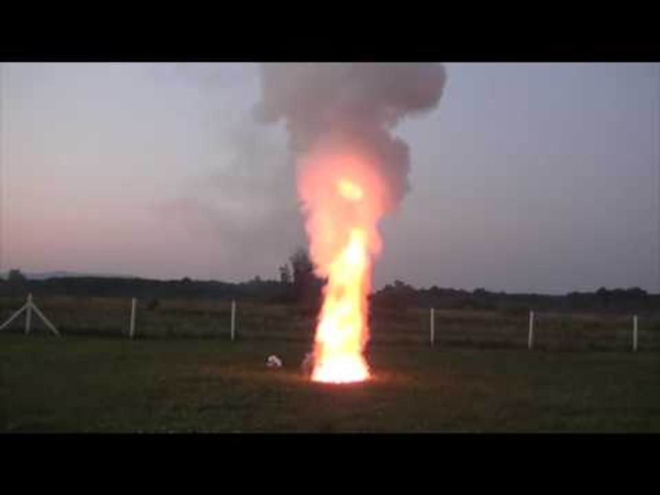 Man Lights 35-Kilogram Smoke Bomb