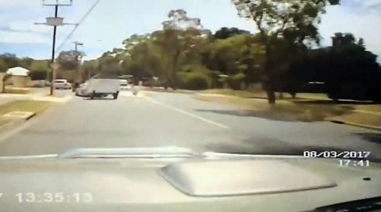 2017 MOTARD s'embrouille et fait n'importe quoi !