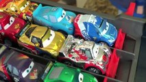 Mattel V5132 Cars Mack Truck Playset with Lightning McQueen from Disney Pixars Cars IeL56