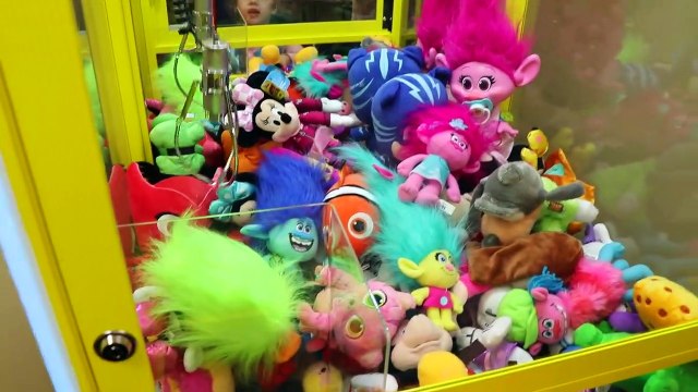 KID IN A CLAW MACHINE! Trolls Baby Poppy & Branch Toys Insi