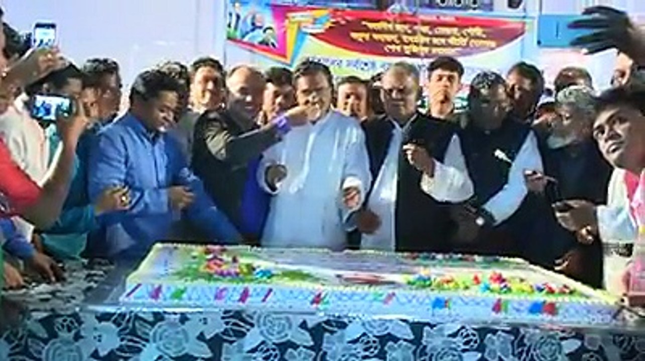 কোম্পানীগঞ্জে ৯৮ পাউন্ডের কেক কেটে বঙ্গবন্ধুর জন্মদিন পালন- Noakhali Times